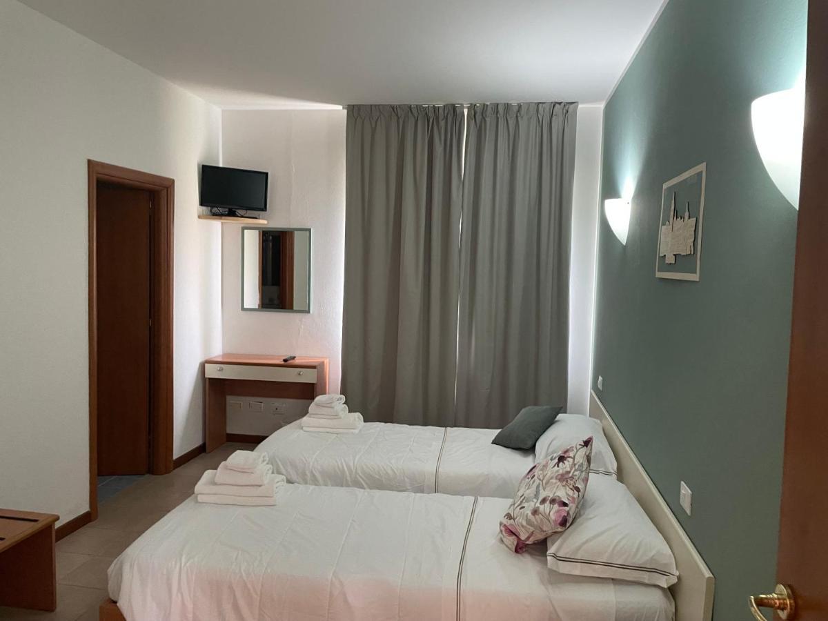 Hotel Sportland Colle Val D'Elsa Esterno foto