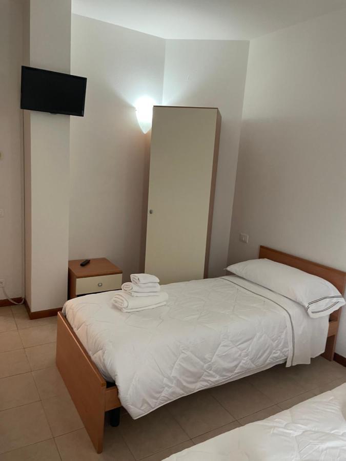 Hotel Sportland Colle Val D'Elsa Esterno foto