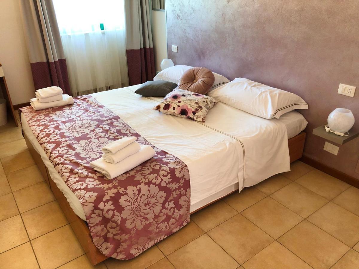 Hotel Sportland Colle Val D'Elsa Esterno foto