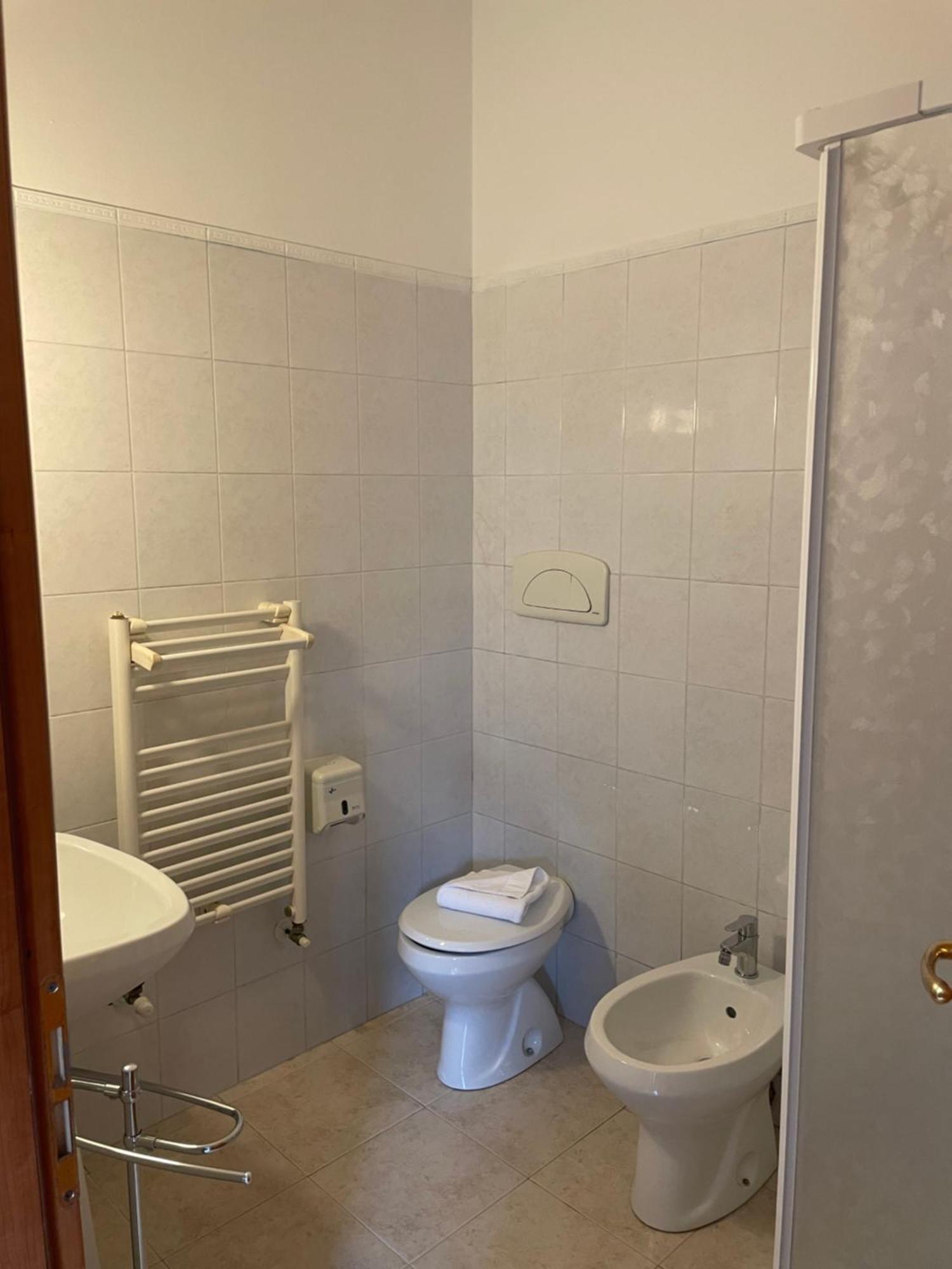 Hotel Sportland Colle Val D'Elsa Camera foto